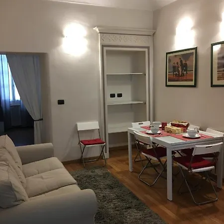 Valentino. Charme Nel Centro Di 公寓